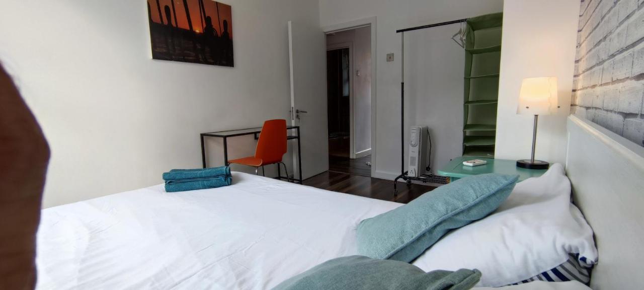 Location Location Location, Whole Apartment For You! Londres Exterior foto