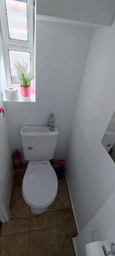 Location Location Location, Whole Apartment For You! Londres Exterior foto
