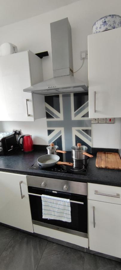 Location Location Location, Whole Apartment For You! Londres Exterior foto