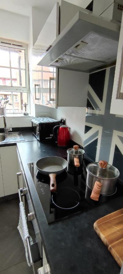 Location Location Location, Whole Apartment For You! Londres Exterior foto