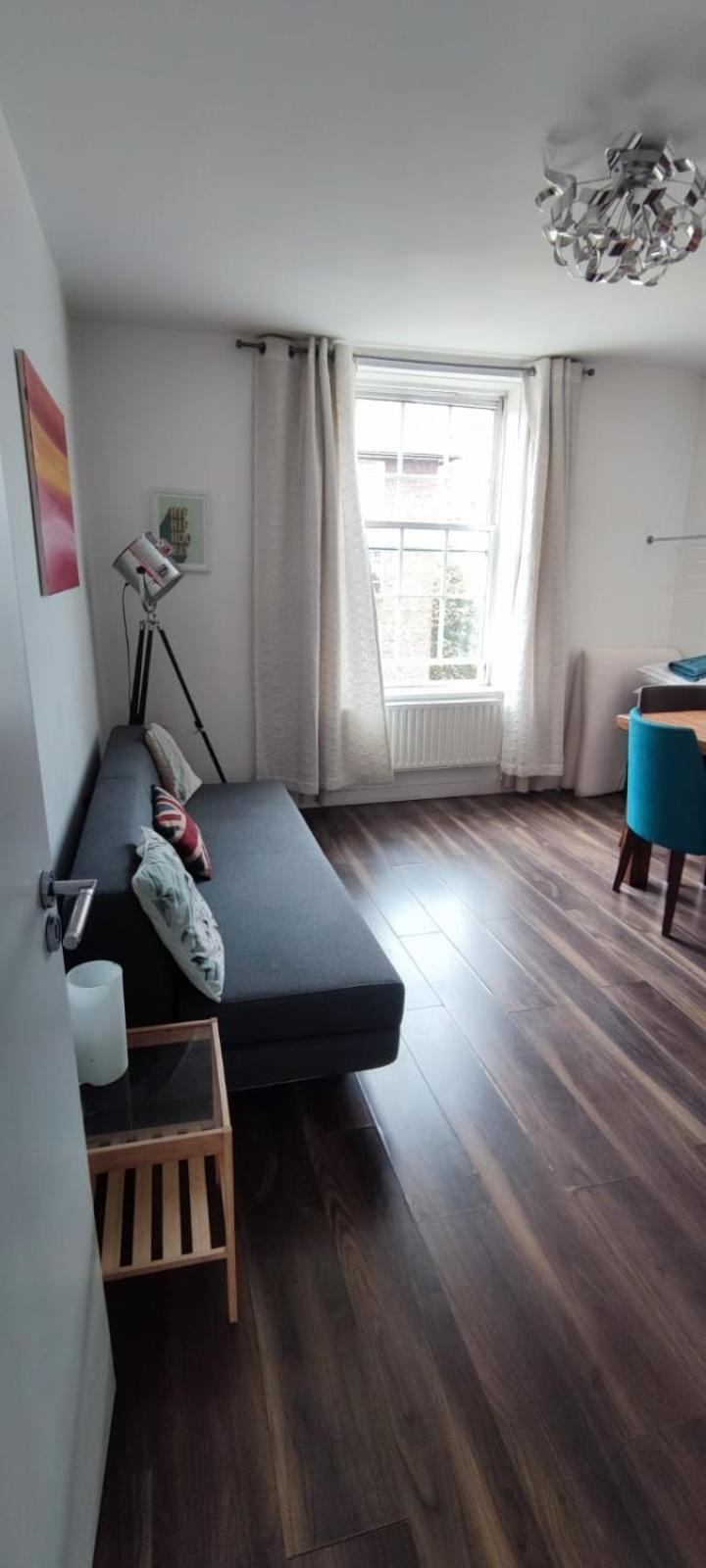 Location Location Location, Whole Apartment For You! Londres Exterior foto